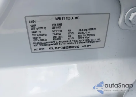 2024 Tesla Model Y Long Range Dual Motor All-Wheel Drive/Rwd z USA, uszkodzony, nr VIN 7SAYGDED3RF019239